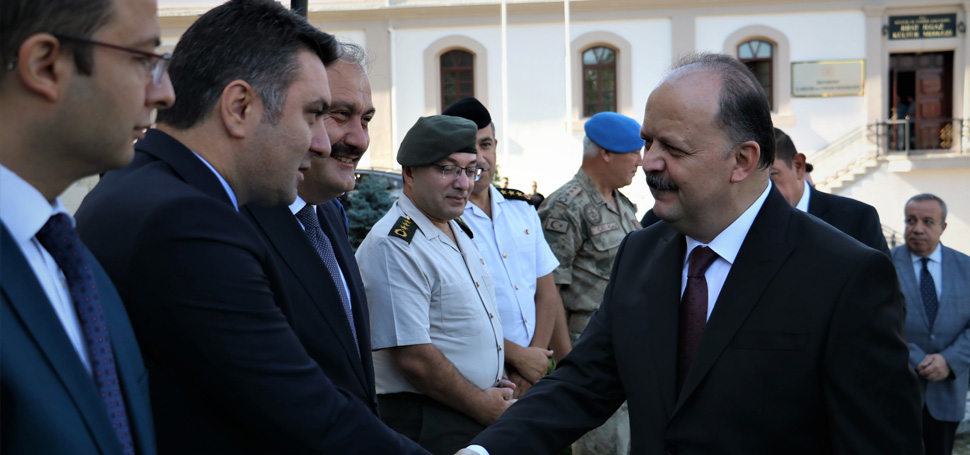 Valiler Kararnamesi ile Kastamonu Valiliğine atanan Meftun Dallı, görevine başladı.