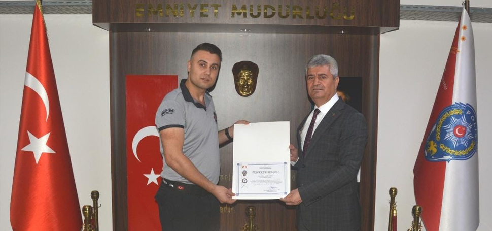 Karabük’te yabancı uyruklu bir şahsın yolda yürüyen kadını gasp etmesini