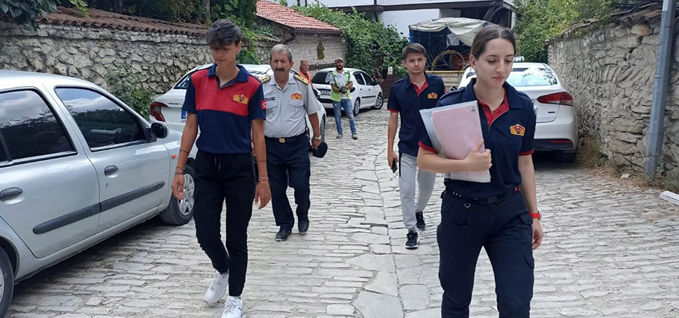 Safranbolu Belediyesi İtfaiye Müdürlüğü ekipleri tarihi çarşıda denetim yaptı. Olası