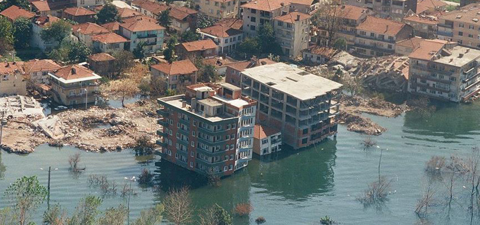 Merkez üssü Kocaeli’nin Gölcük ilçesi olan ve o dönem “asrın