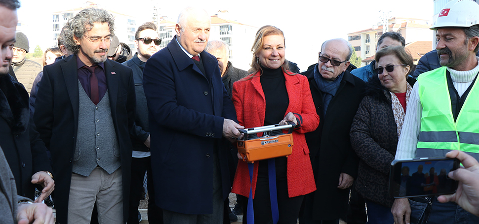 Safranbolu Belediye Başkanı Elif Köse ve hayırsever iş insanı Osman