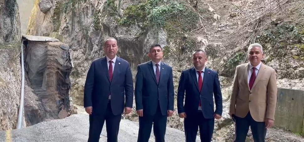 “ŞEKER KANYONU YOLUNUN BİR AN ÖNCE AÇILMASI GEREKİYOR” CHP Karabük Milletvekili Cevdet Akay, geçen yıl selden zarar görüp