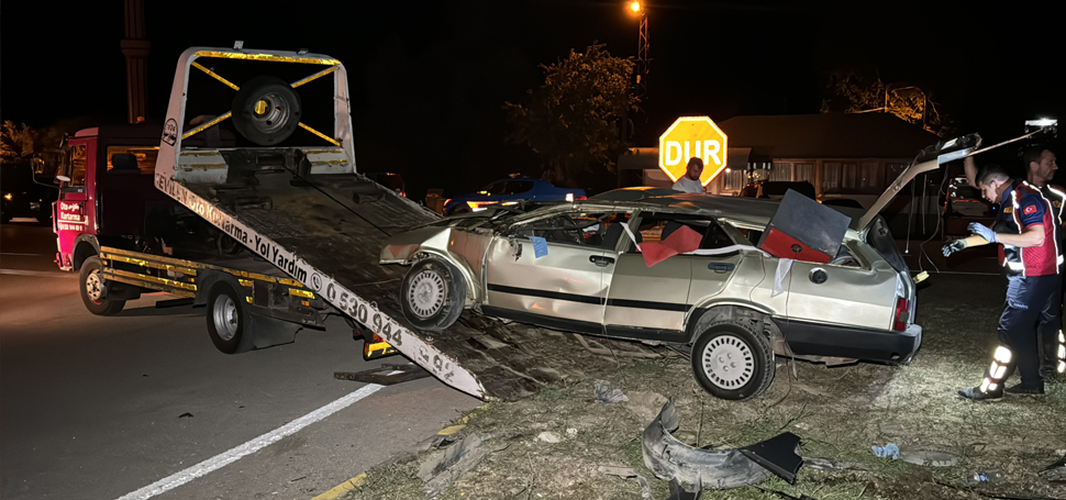 Karabük’ün Eskipazar ilçesinde otomobil ile hafif ticari aracın çarpışması sonucu