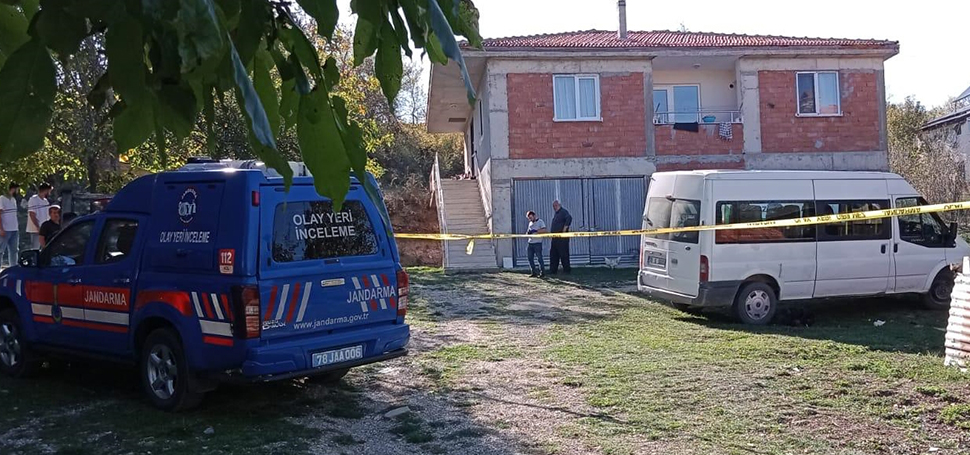 Karabük’ün Eflani ilçesinde, ağabeyinin eşini silahla öldüren kişi intihar etti.