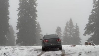 Karabük’ün Safranbolu ilçesinin yüksek kesimlerinde kar yağışı etkili oldu. Kent