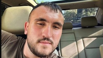 Anadolu Otoyolu Sakarya geçişinde emniyet şeridinde durarak patlayan tırın lastiğini