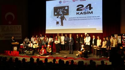 Karabük’te lise öğrencileri tarafından, 24 Kasım Öğretmenler Günü dolayısıyla “Maziden