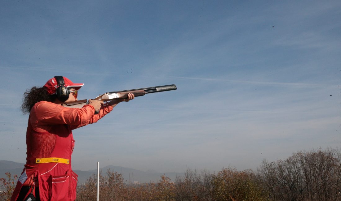Ara verdiği spor kariyerine atıcılığa devam etmesini isteyen babasının vefatından