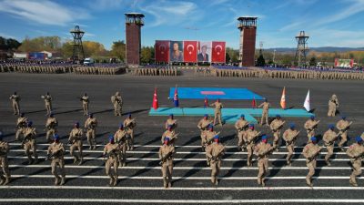 Kastamonu'da temel eğitimlerini tamamlayan 2 bin 776 uzman erbaş, Jandarma