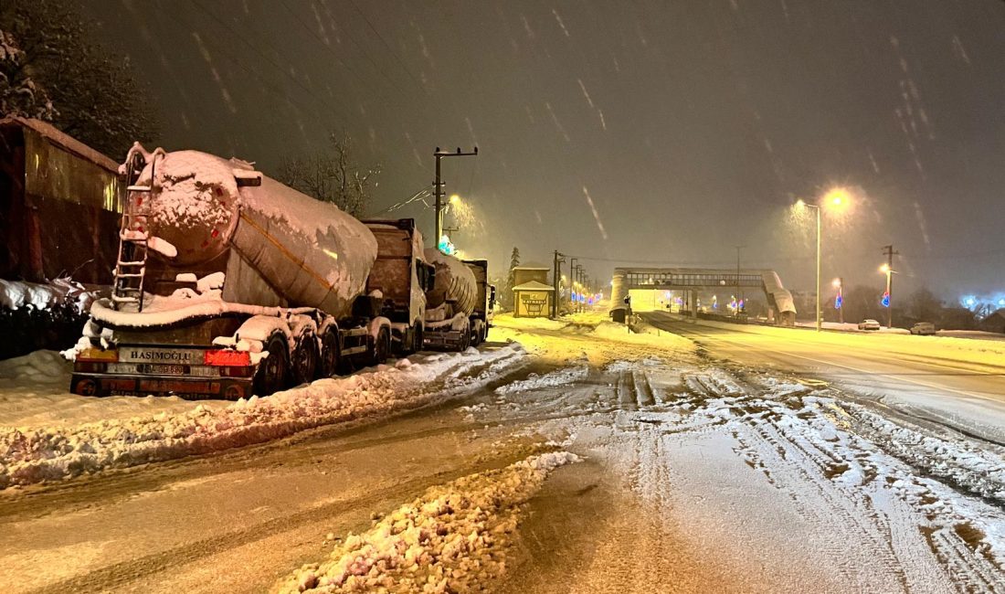  D-100 kara yolunun Bolu Dağı kesiminde, kar yağışının etkisini artırması