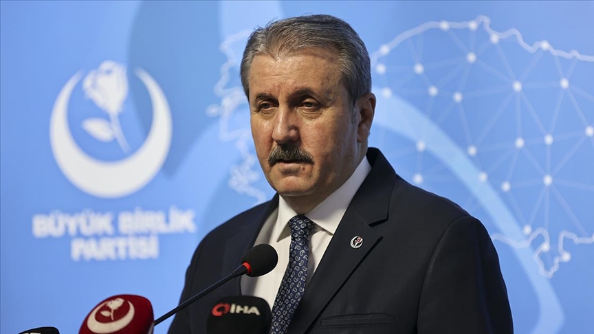 Büyük Birlik Partisi (BBP) Genel Başkanı Mustafa Destici, sosyal medya