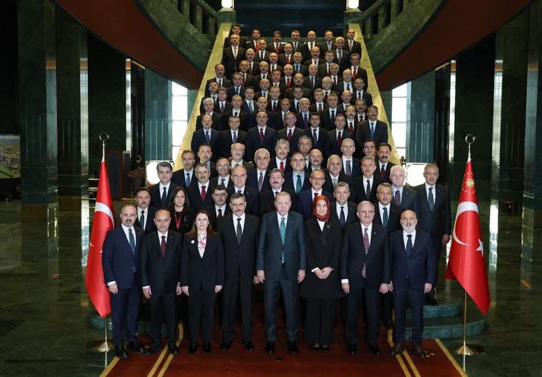 Cumhurbaşkanı Recep Tayyip Erdoğan, sosyal medya üzerinden yaptığı paylaşımda, illerde