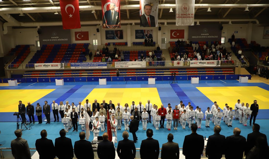 Karabük‘te düzenlenen Türkiye Ju Jitsu Çocuklar Şampiyonası, 260 sporcunun katılımıyla