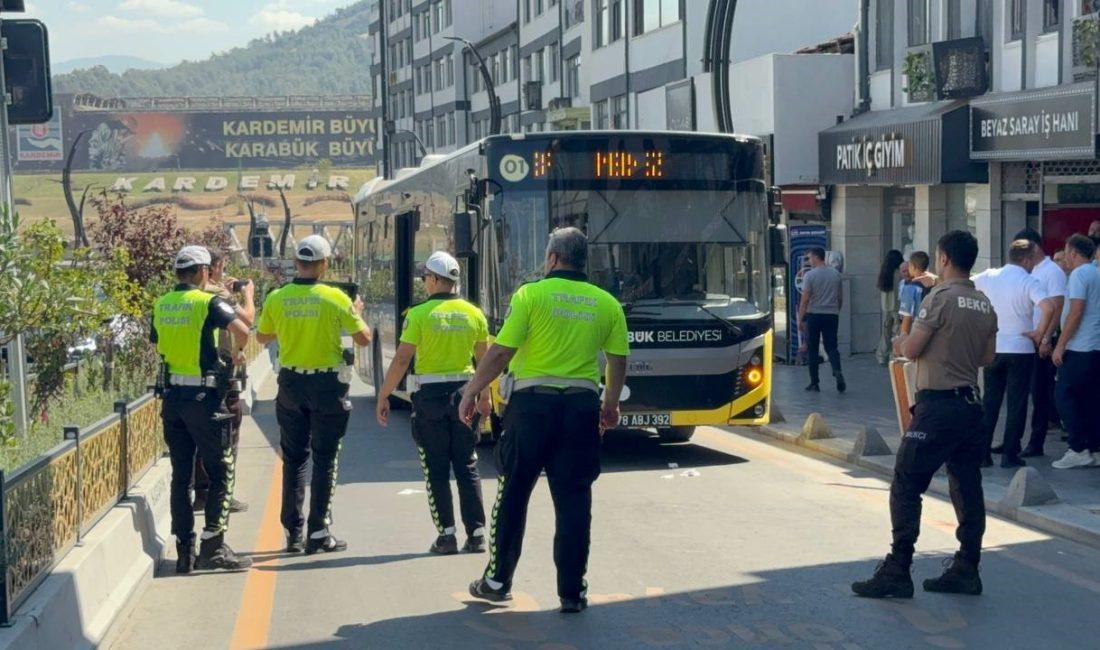 Karabük‘te belediye otobüsünün yaya geçidinden karşıya geçmeye çalışan yayaya çarpması