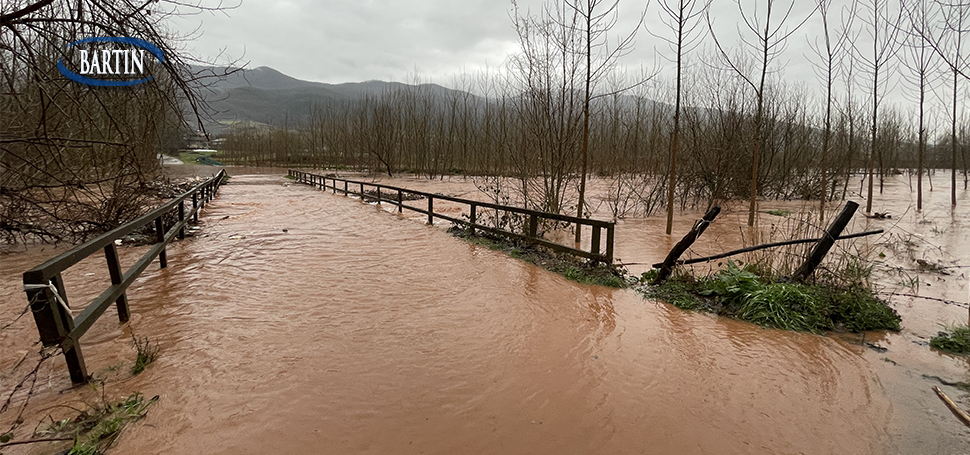 Bartın’da sağanak ve eriyen karların etkisiyle taşkın meydana geldi. Kentte