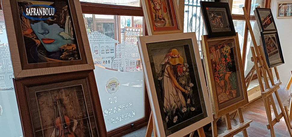 Karabük’te rölyefin starları isimli yaklaşık 10 kişilik rölyef sanatçısı yaptıkları