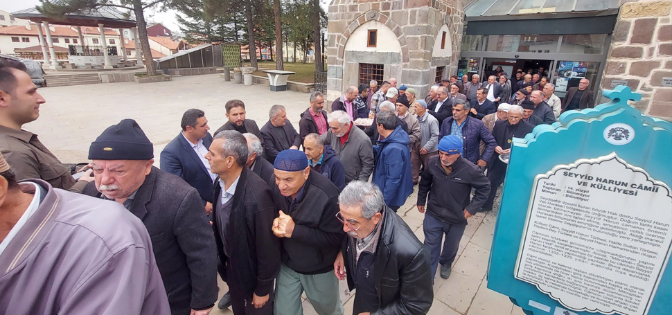 Türkiye’nin dört bir yanındaki Özçelik-İş Sendikası’nın teşkilat mensupları, deprem felaketinde