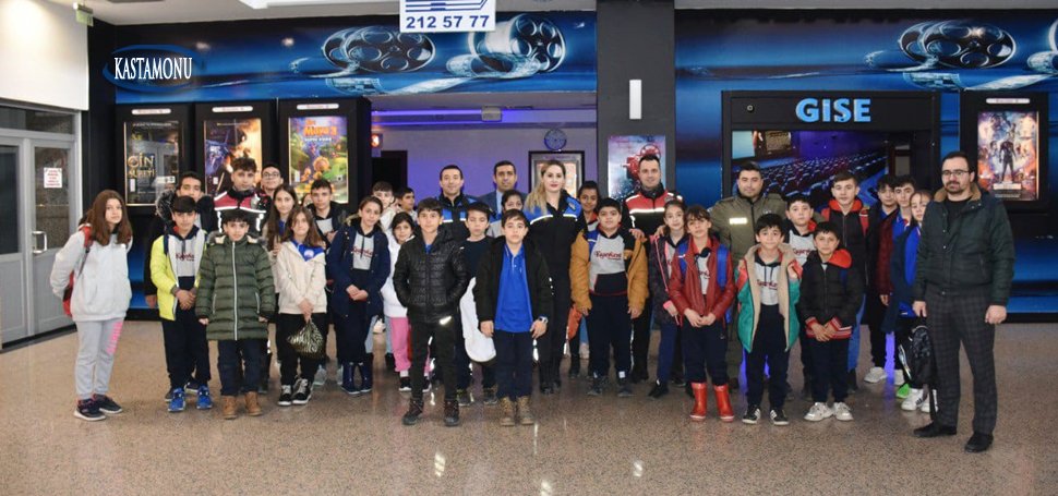 Kastamonu Emniyet Müdürlüğünde görevli polis memurları, 6 Şubat’taki Kahramanmaraş merkezli