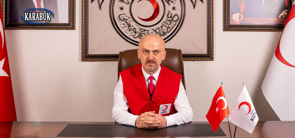 Türk Kızılay Karabük Şubesi Başkanı Av. Cemalettin Yavaşçı, vatandaşlara kan