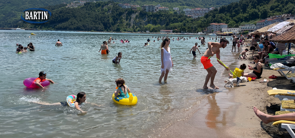 Tarihi yapıları ve doğal güzellikleriyle ünlü Bartın’ın Amasra ilçesinde Kurban