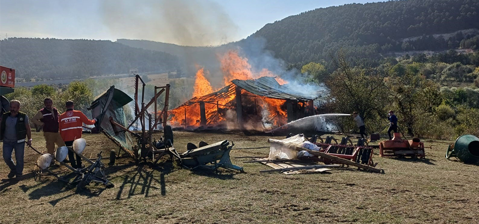 Karabük’ün Ovacık ilçesinde dün yaşanan 6 yangın sonrası bugün aynı