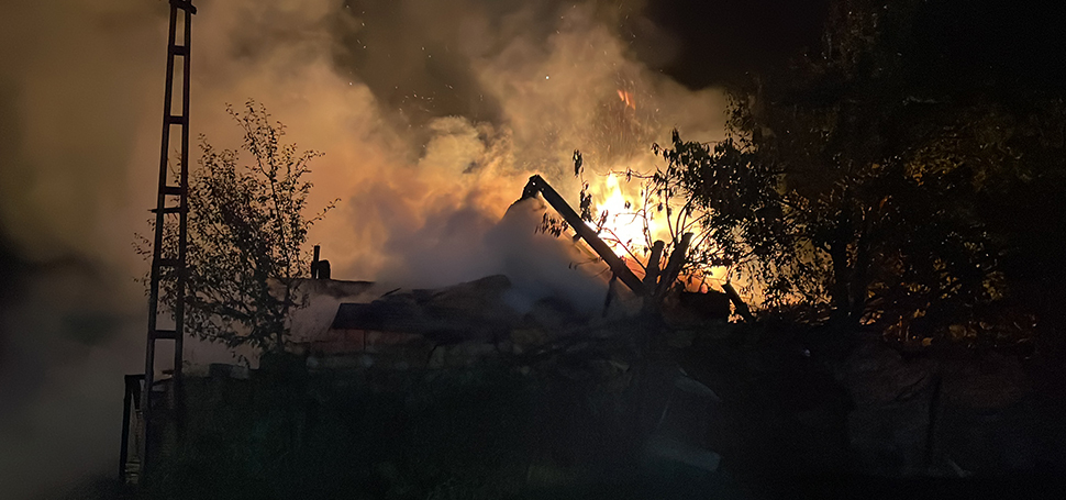 Karabük’ün Ovacık ilçesinde bir ahır, samanlık ve taksi yandı. Merkeze