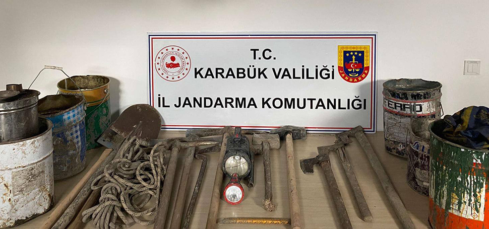 Karabük’ün Eskipazar ilçesinde kaçak kazı yaptıkları sırada suçüstü yakalanan 7