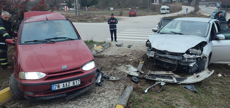 Karabük’te iki otomobilin çarpışması sonucu 1 kişi yaralandı. T.K. idaresindeki