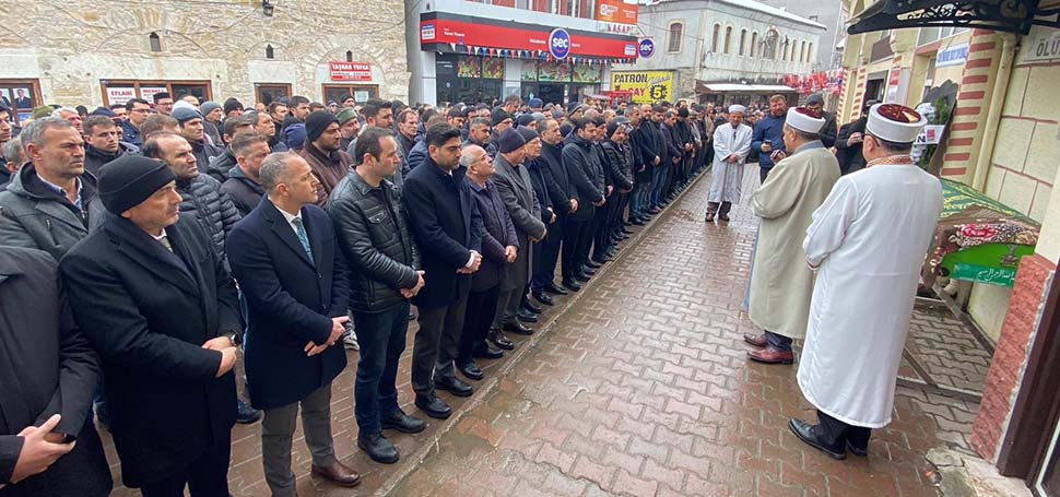 Eflani Belediye başkanı İbrahim Ertuğrul’un gelini, Akın Ertuğrul’un eşi Fatma