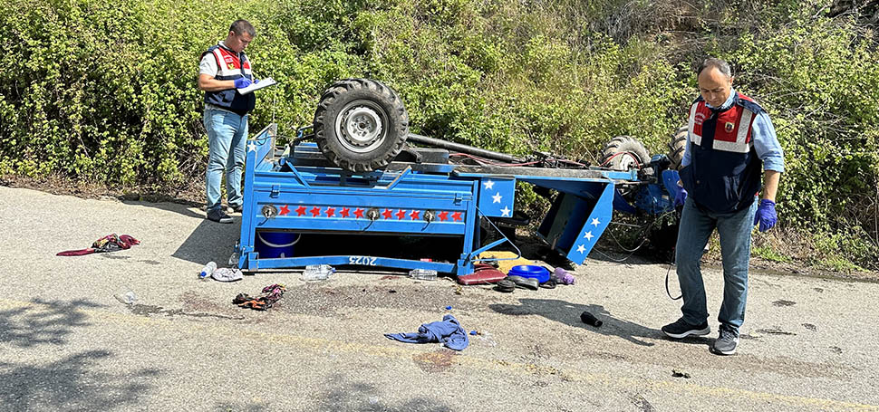 Düzce’nin Gölyaka ilçesinde “patpat” olarak tabir edilen tarım aracının devrilmesi