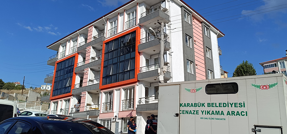 Karabük’te yaşayan asker evinde intihar etti. Edinilen bilgiye göre 100.