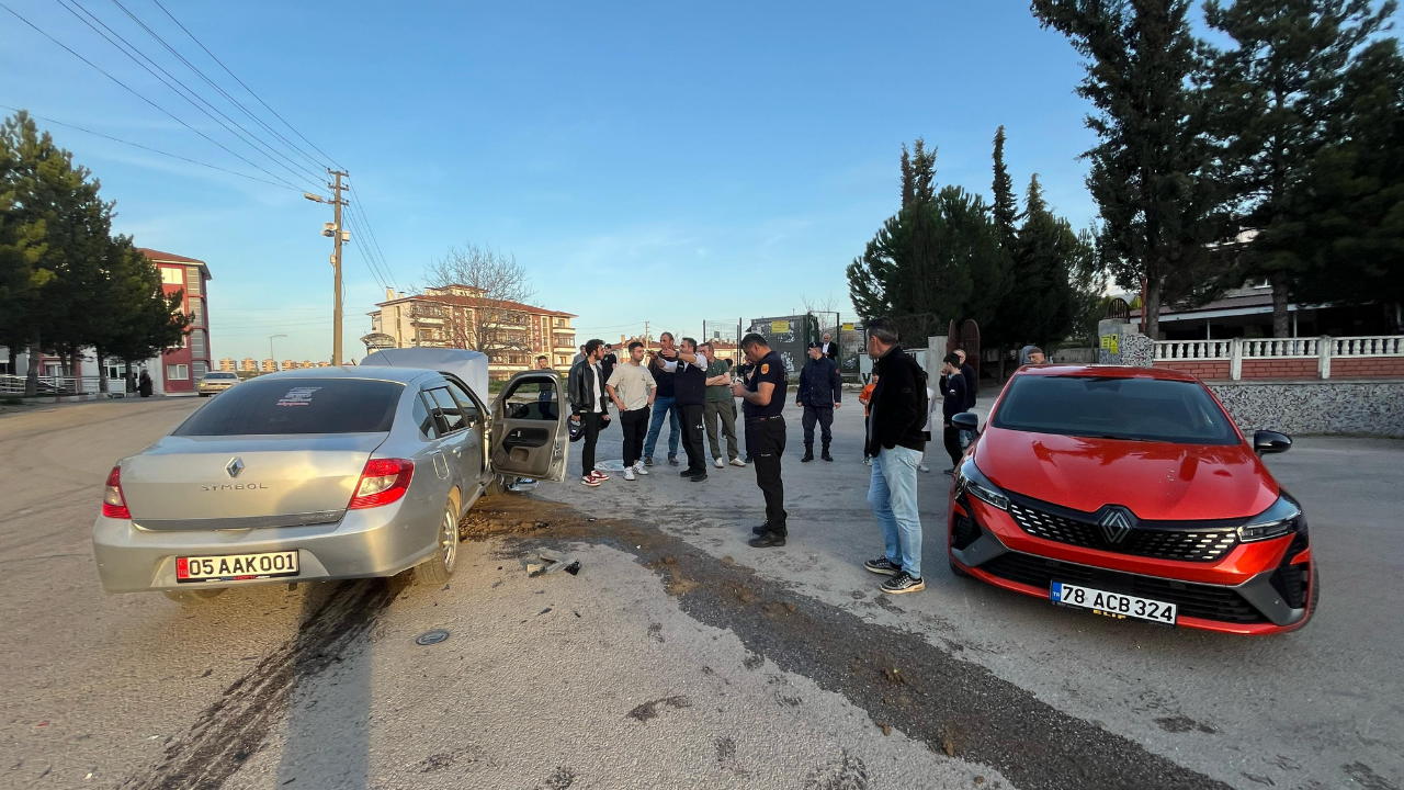 M.Ö. idaresindeki 78 ACB 324 plakalı otomobil, 100. Yıl Mahallesi