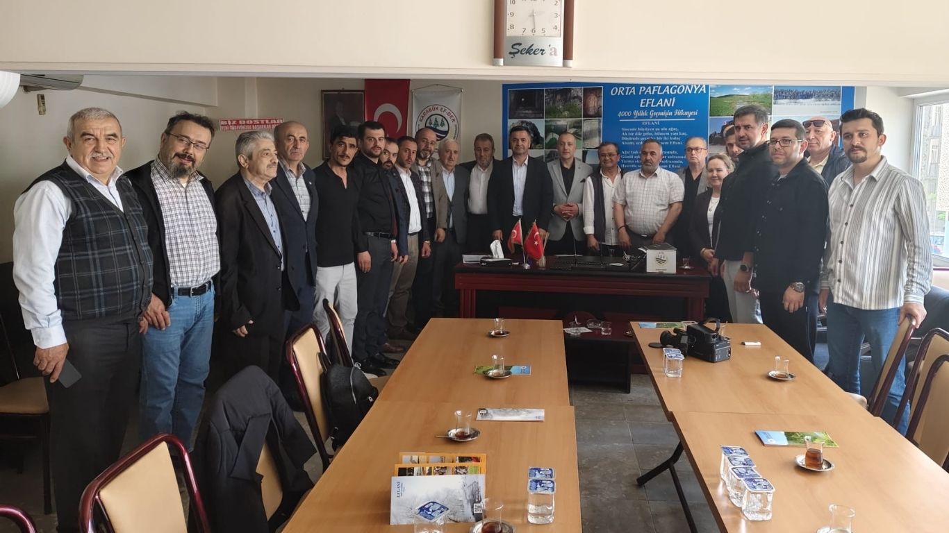 Karabük Eflani Derneği olağan genel kurulunu gerçekleştirdi. Yapılan kongrede mevcut