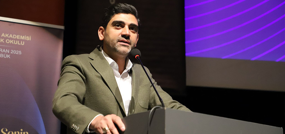 AK Parti Teşkilat Akademisi’nin Karabük programında konuşan İl Başkanı Ferhat