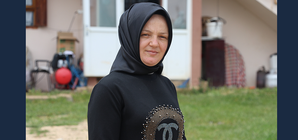 Karabük’ün Eflani ilçesine bağlı Karacapınar köyünde muhtarlığa seçilen Emel Safran,