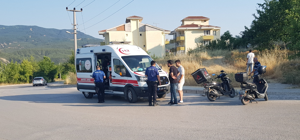 Karabük’te motosiklet devrildi: 2 yaralı Karabük’te sürücüsünün kontrolünden çıkan motosikletin devrilmesi sonucu 2 kişi yaralandı.