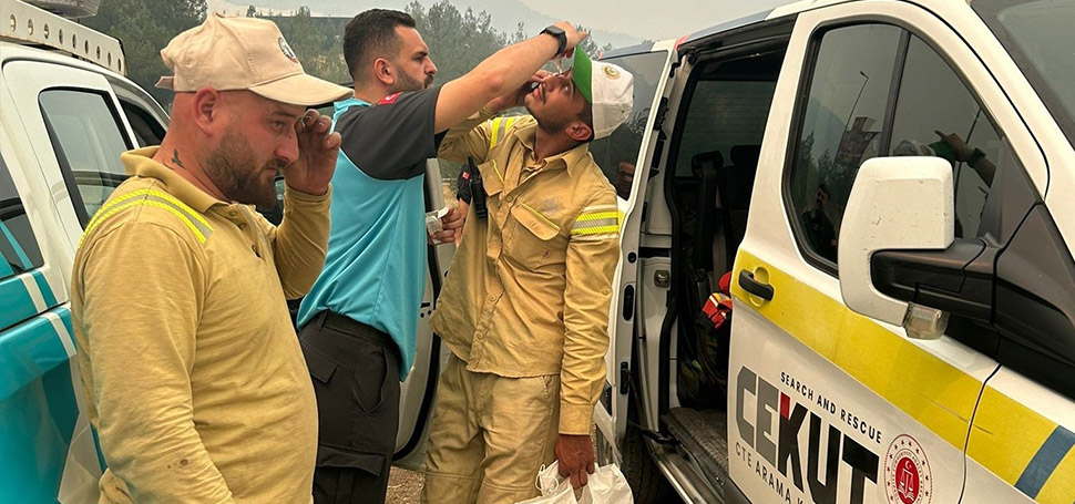 Düzce UMKE ekibi Karabük’te Düzce İl Sağlık Müdürlüğü’ne bağlı UMKE ekibi Karabük’teki orman yangınında