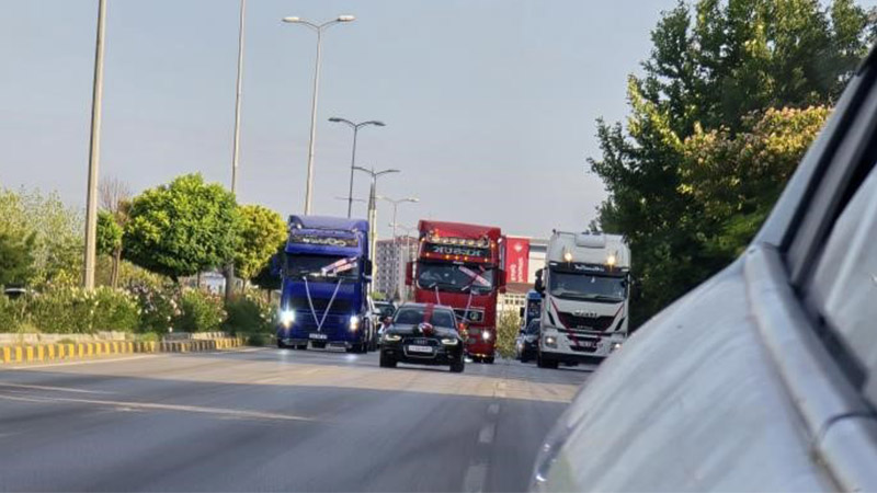 Düğün konvoyundaki 3 sürücüye ceza Karabük-Safranbolu kara yolunda düğün konvoyu sırasında trafik güvenliğini tehlikeye düşüren