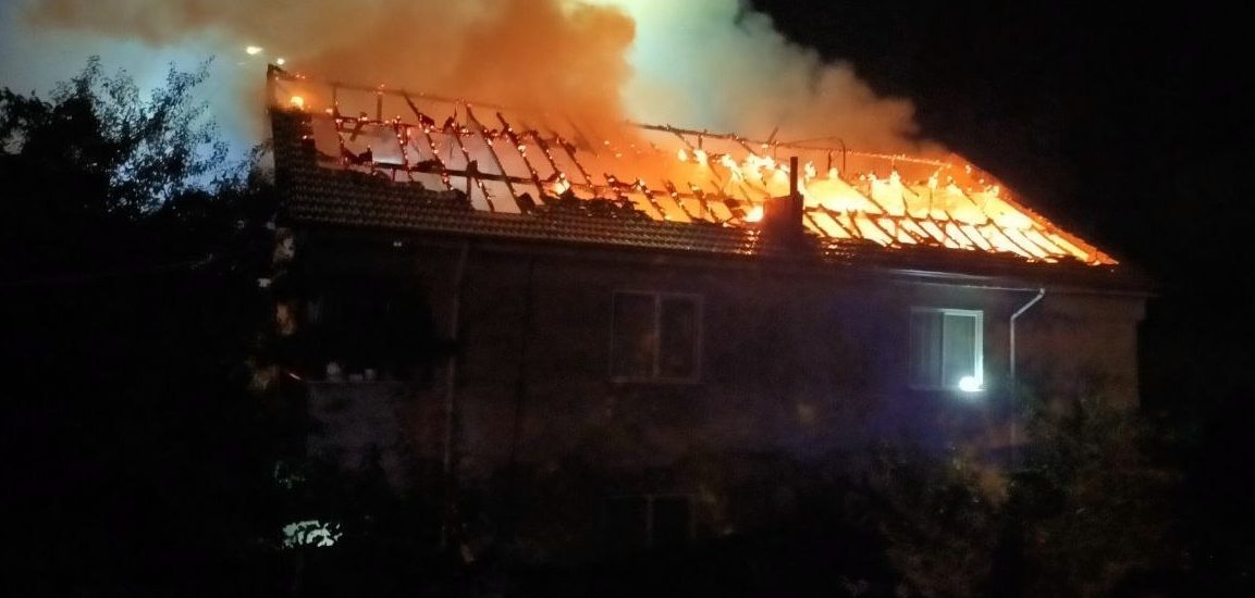 DÜZCE (AA) – Düzce’nin Kaynaşlı ilçesinde bir evin çatı katında