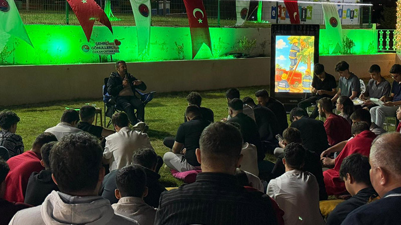 Karabük Belediye Başkanı Özkan Çetinkaya, gençlerle doğrudan iletişim kurmaya devam