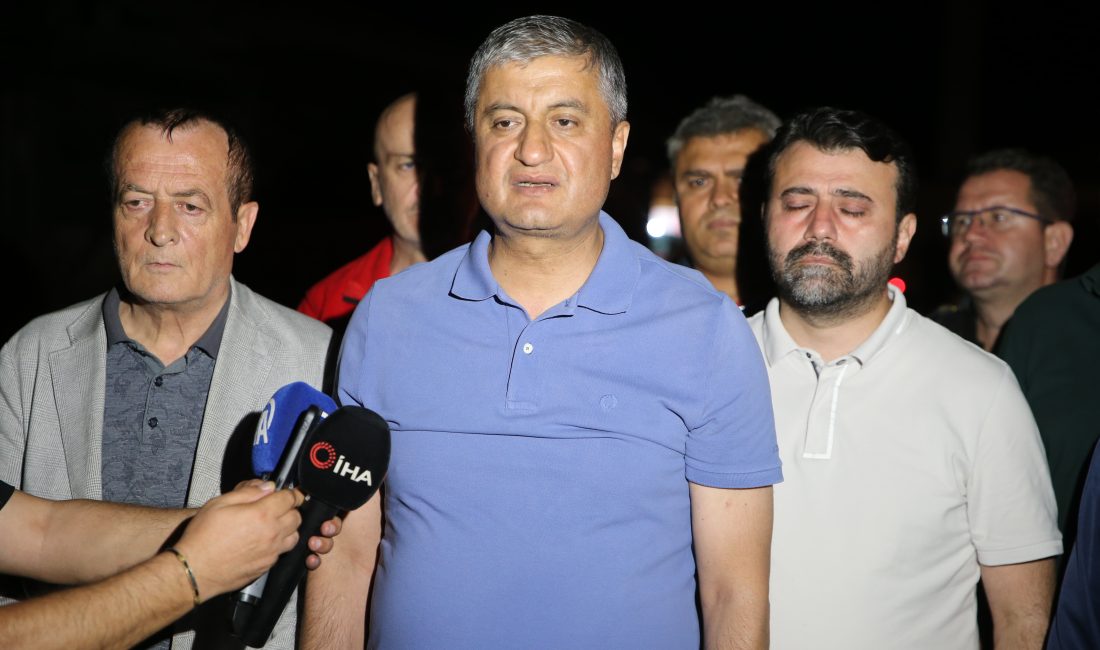  Karabük Valisi Mustafa Yavuz, Eflani ilçesi Saraycık köyü civarındaki orman yangınının