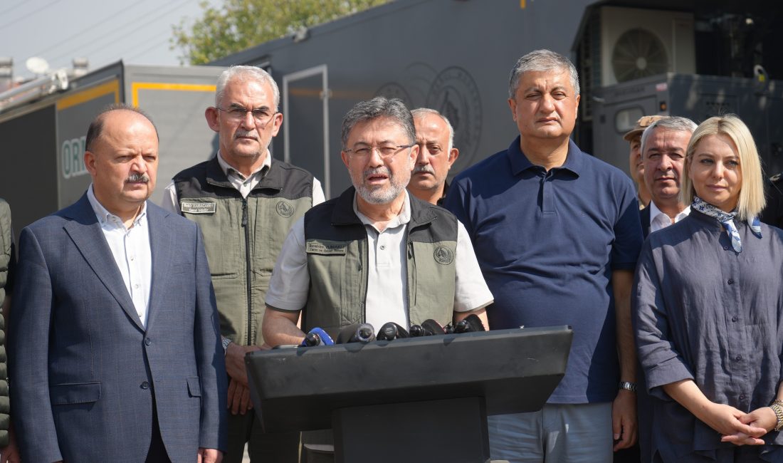 Yumaklı: “3 dalga halinde orman yangınlarıyla mücadele ettik” Tarım ve Orman Bakanı İbrahim Yumaklı, Kastamonu ve Karabük sınırındaki
