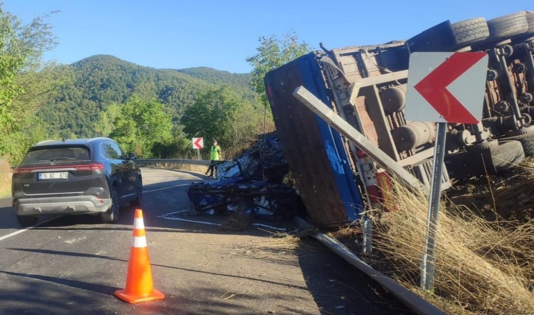 Karabük’te hurda yüklü tır devrildi: 1 yaralı Karabük’te hurda yüklü tırın devrilmesi sonucu meydana gelen trafik kazasında