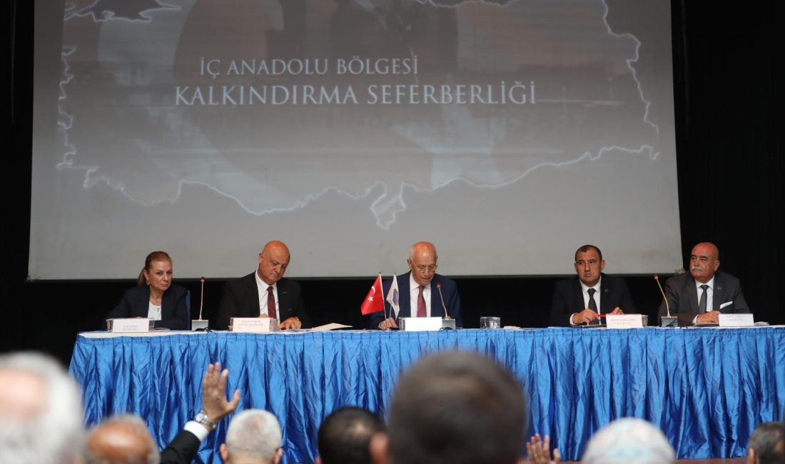 Safranbolu Belediye Başkanı Mimar Elif Köse ve Belediye Meclis Üyesi