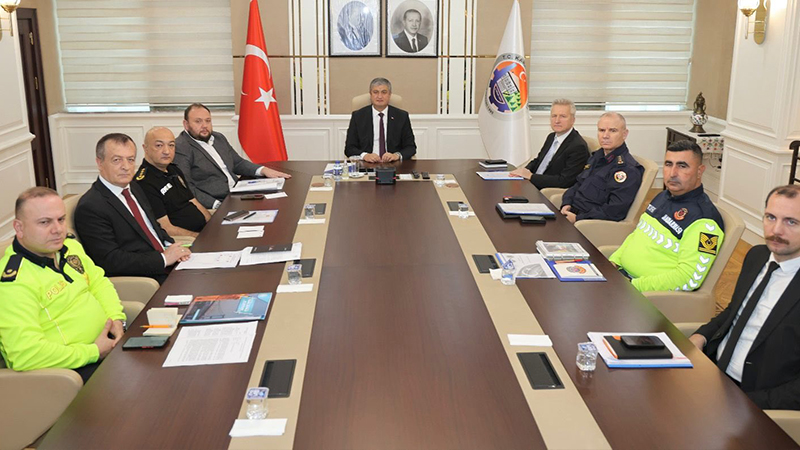 Karabük Valisi Mustafa Yavuz, İçişleri Bakanı Ali Yerlikaya ve Ulaştırma