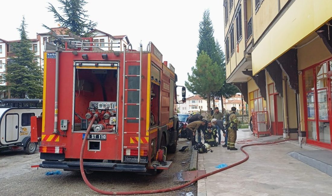 Karabük’te bodrum katta çıkan yangın söndürüldü Karabük’ün Safranbolu ilçesinde 3 katlı binanın bodrum katında çıkan yangın
