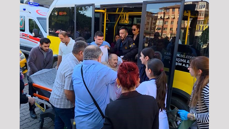 Karabük’te seyir halindeki minibüste rahatsızlanan yolcu, şoförün hızlı ve duyarlı