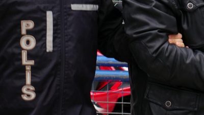 Zonguldak’ta arkadaşını darbettiği iddiasıyla gözaltına alınan lise öğrencisi tutuklandı. Alınan