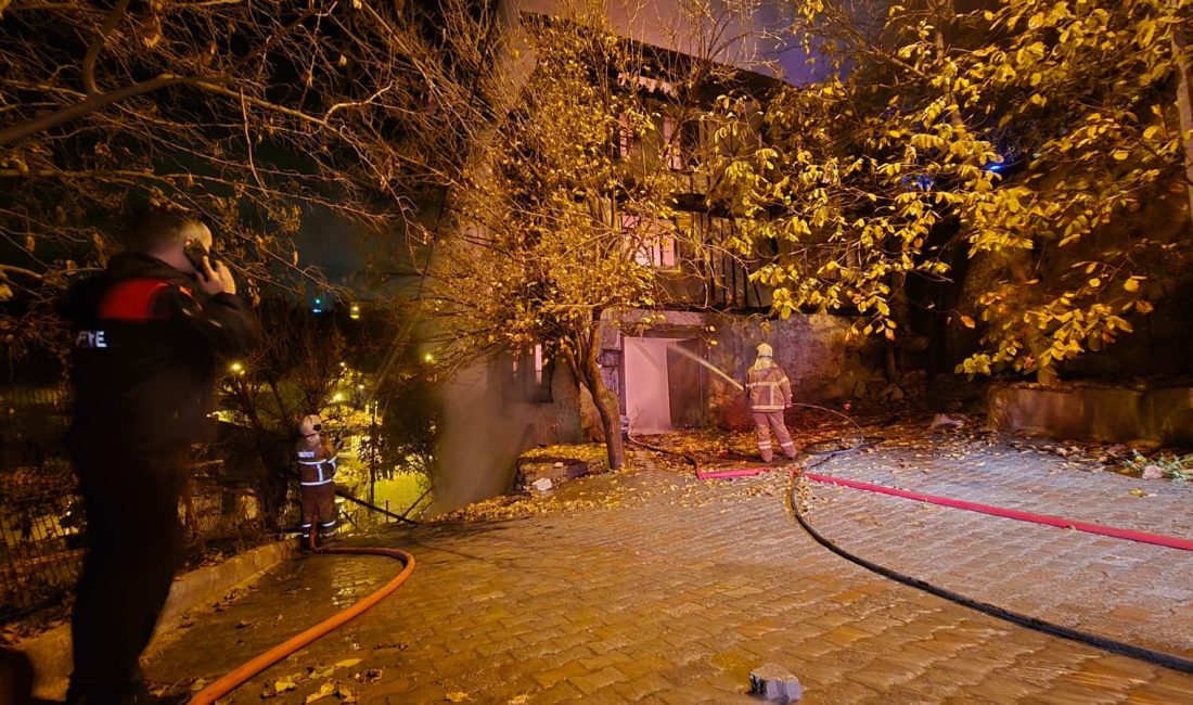 Karabük’ün Safranbolu ilçesinde yaklaşık 150 yıllık tarihi konak çıkan yangın
