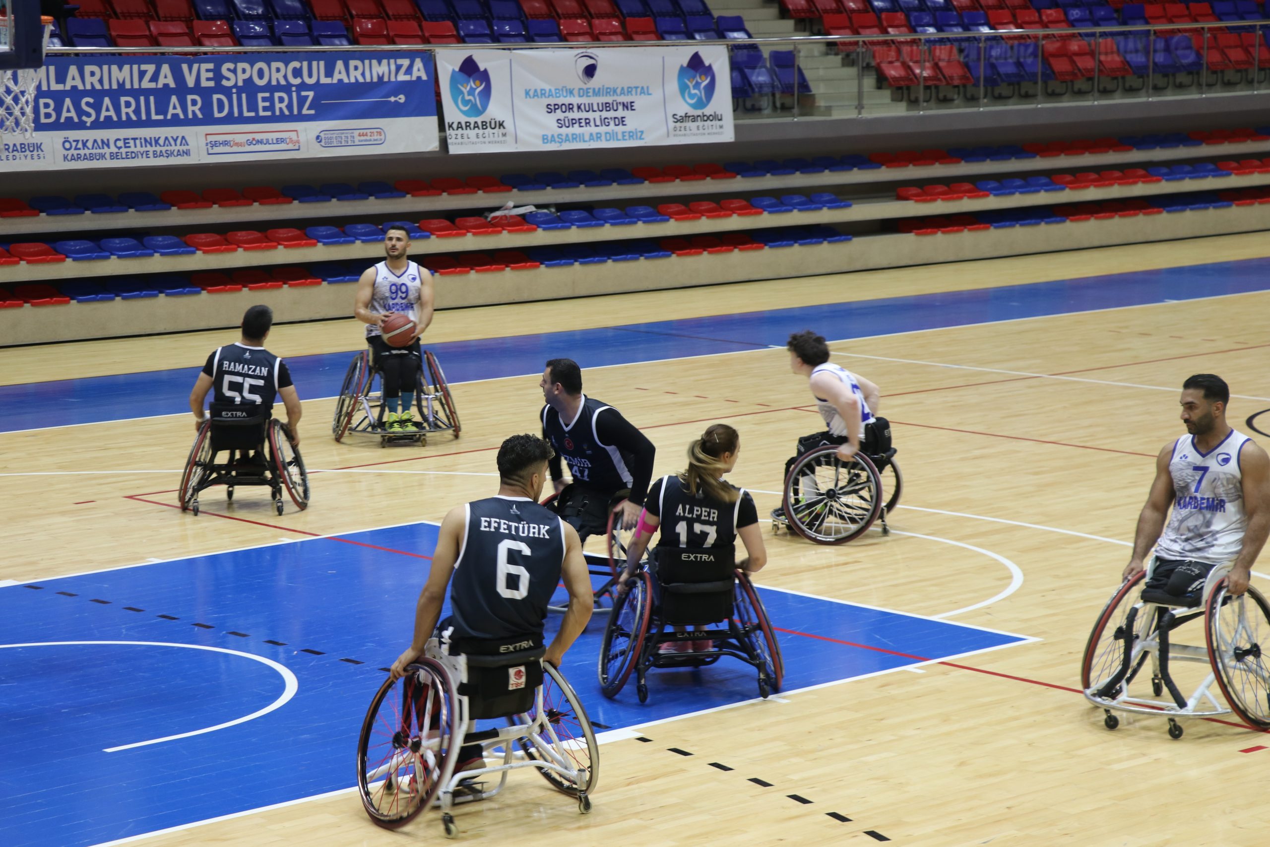 Tekerlekli Sandalye Basketbol Süper Ligi ilk hafta mücadelesinde Karabük Demir